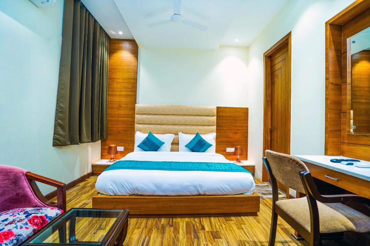 Hotel Aura Grand By Levelup Hotels Amritsar Exterior foto