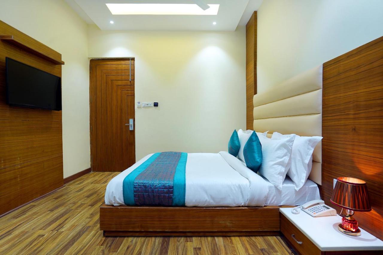 Hotel Aura Grand By Levelup Hotels Amritsar Exterior foto