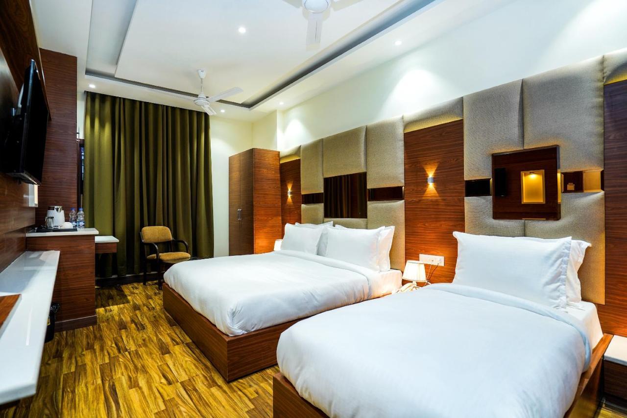 Hotel Aura Grand By Levelup Hotels Amritsar Exterior foto