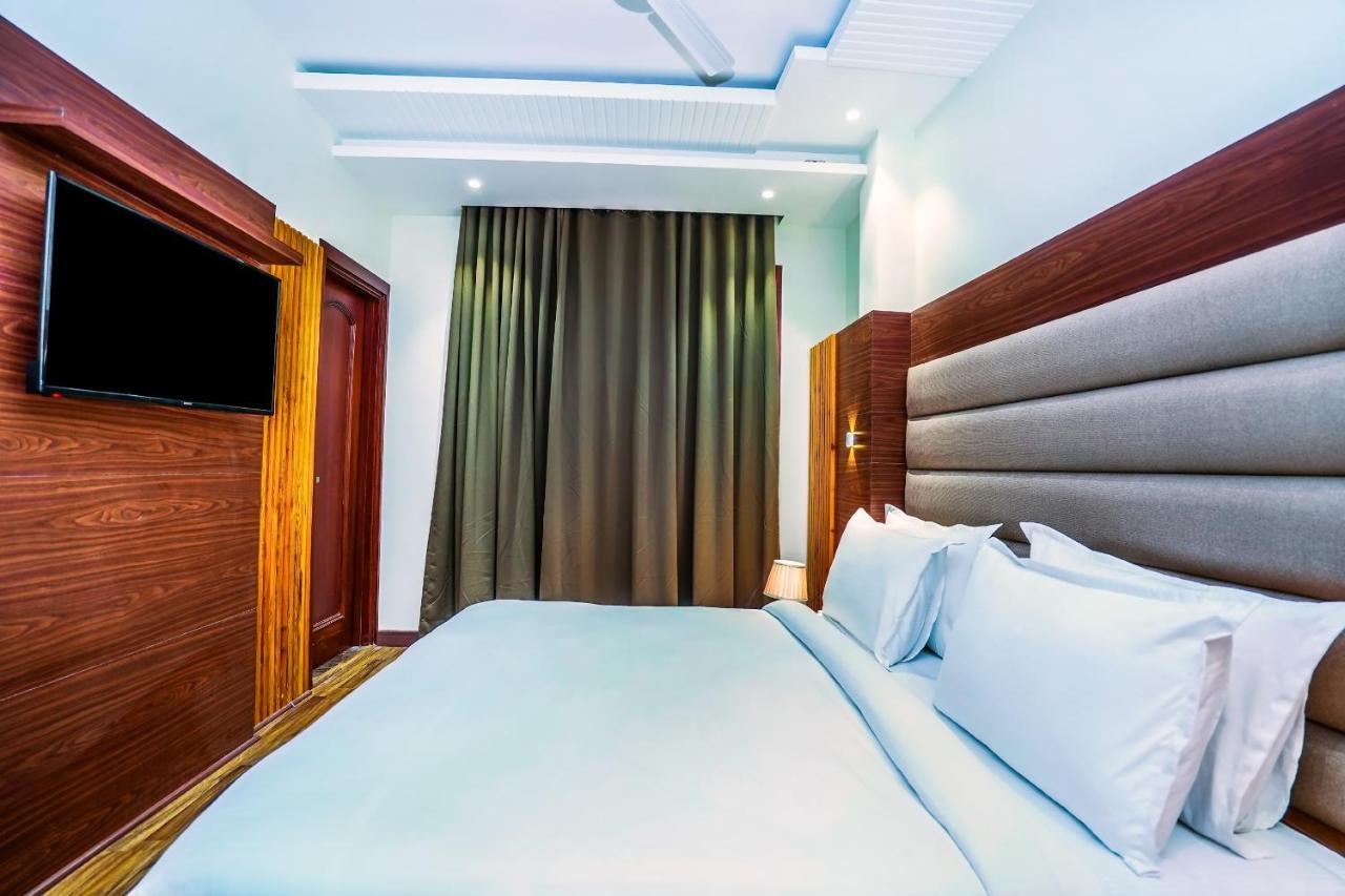 Hotel Aura Grand By Levelup Hotels Amritsar Exterior foto