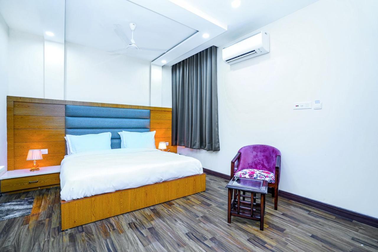 Hotel Aura Grand By Levelup Hotels Amritsar Exterior foto
